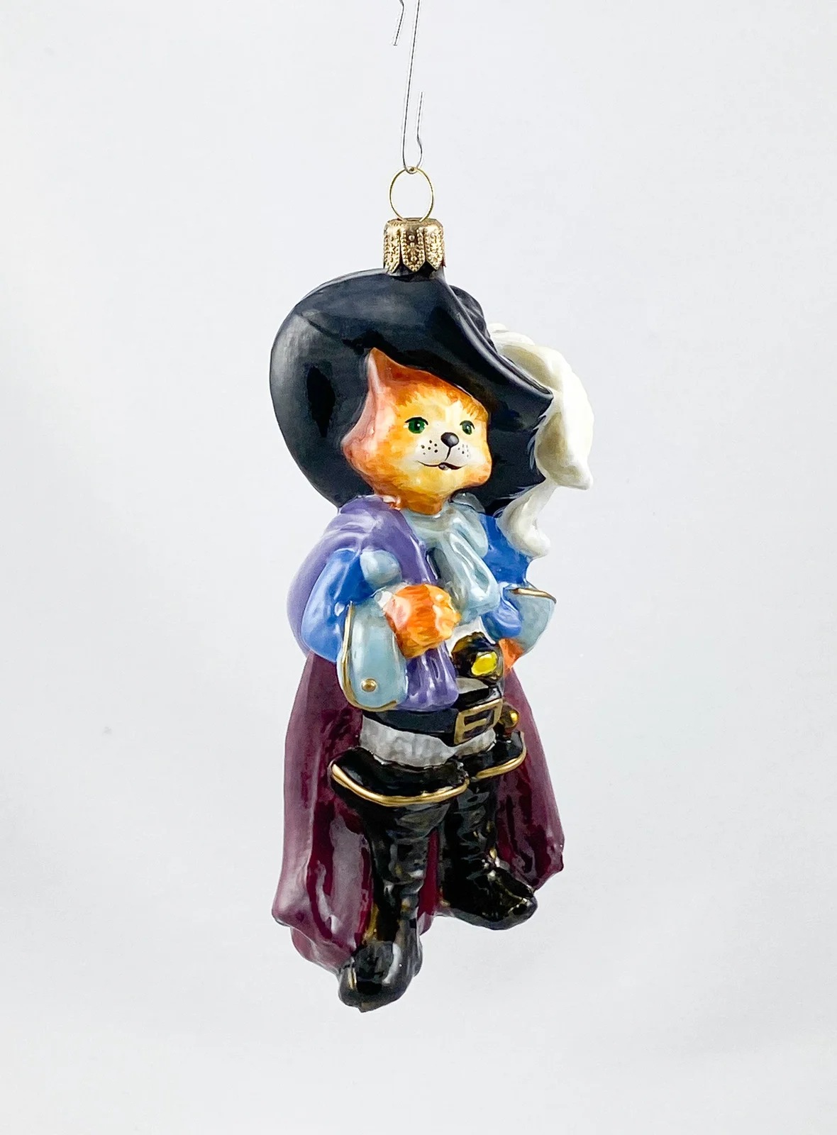 AtlasArt Der gestiefelte Kater mit weissem Federbusch AtlasArt