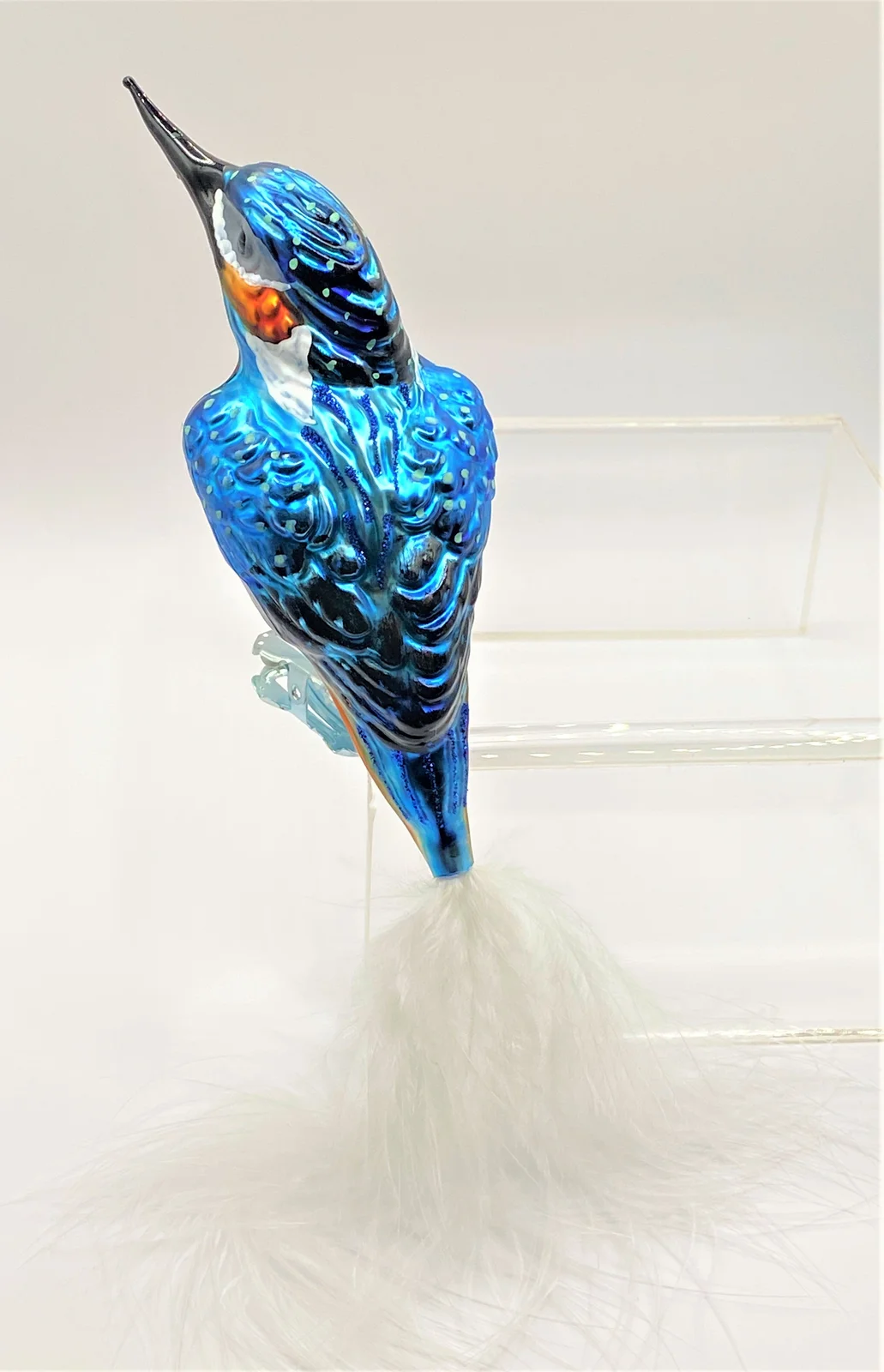 Oberfränkische Eisvogel auf Clip, blau mit weisser Naturfeder