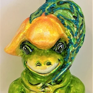 Sonstige Fröhlicher Frosch unter Blütenranke