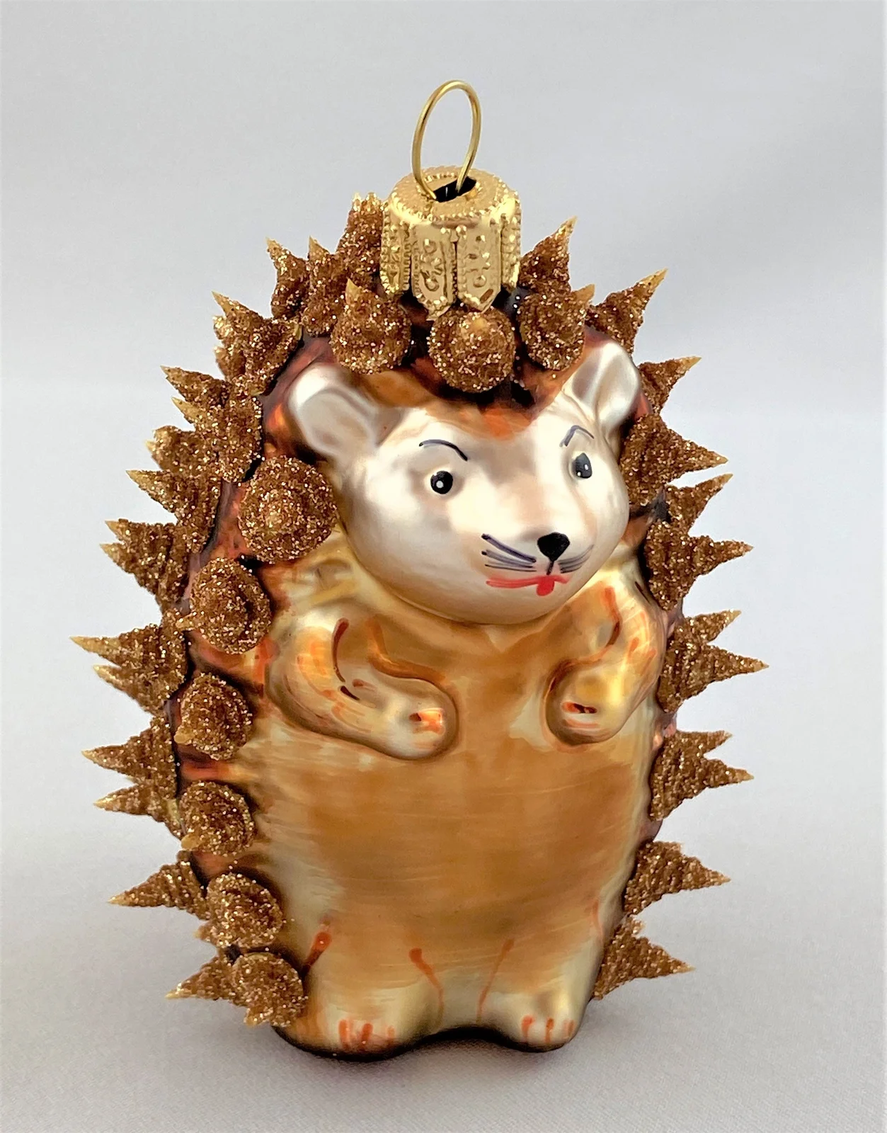Hanco Igel aufrecht stehend