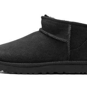 CLASSICS ULTRA MINI WMNS "Triple Black" 1116109 BLK