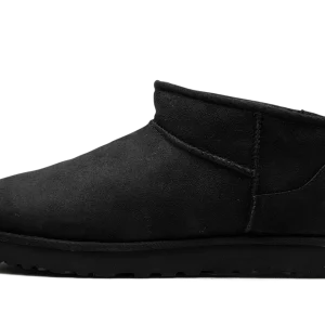 Classic Ultra Mini Boot "Black" 1137391 BLK
