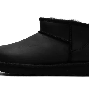 Classic Ultra Mini Leather WMNS "Black" 1174210 BLK