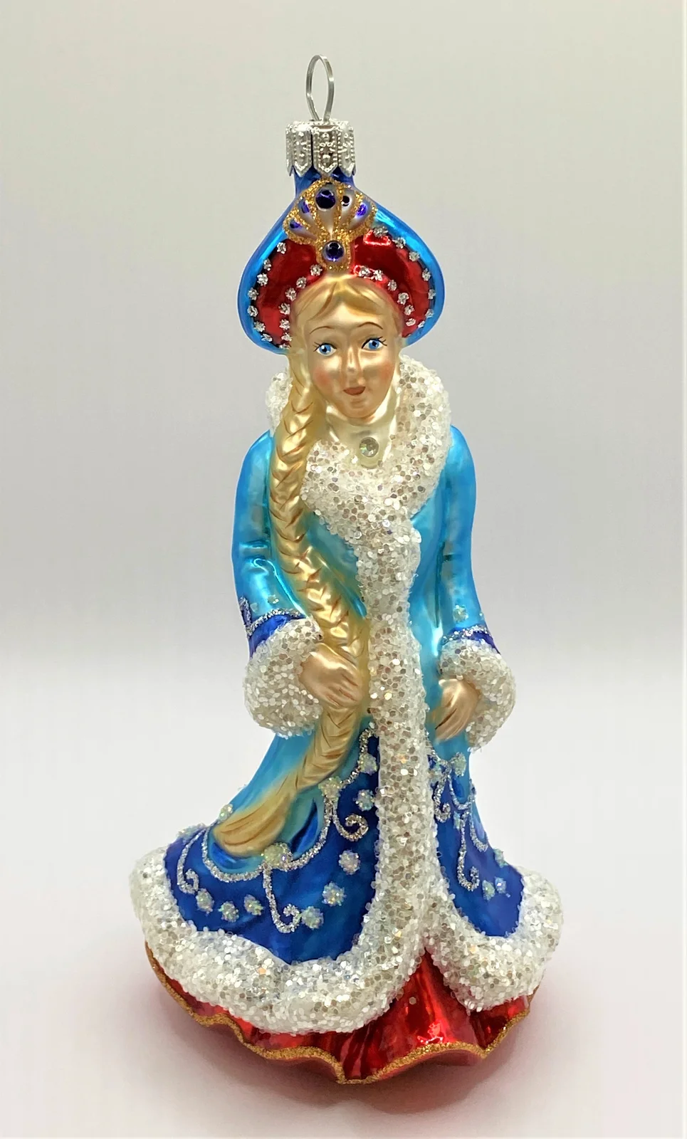 Hanco Snegurotschka im blauen Mantel
