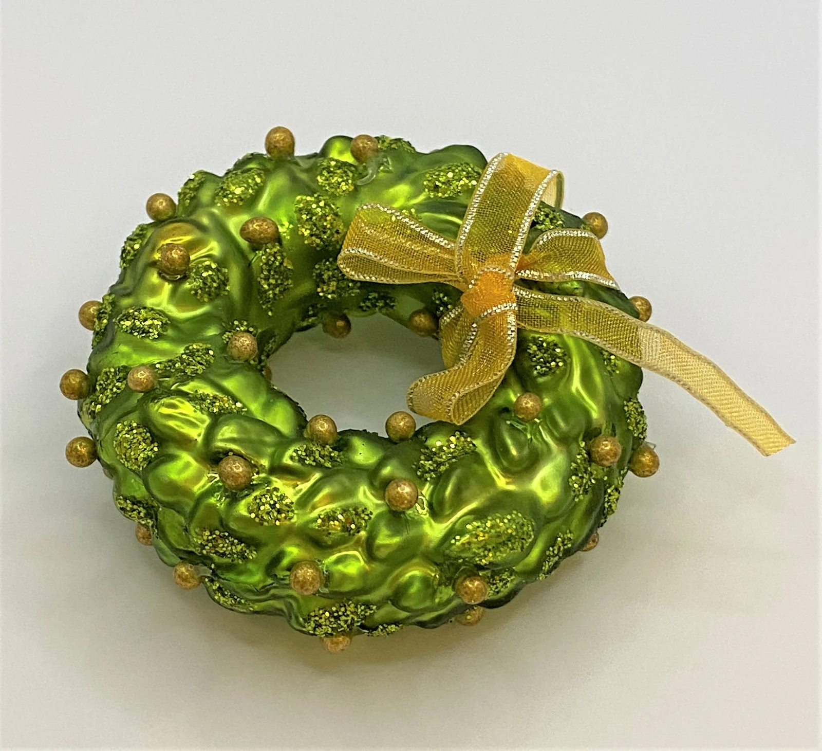 GMC Grünes Kränzchen mit goldenen Schmucksteinchen