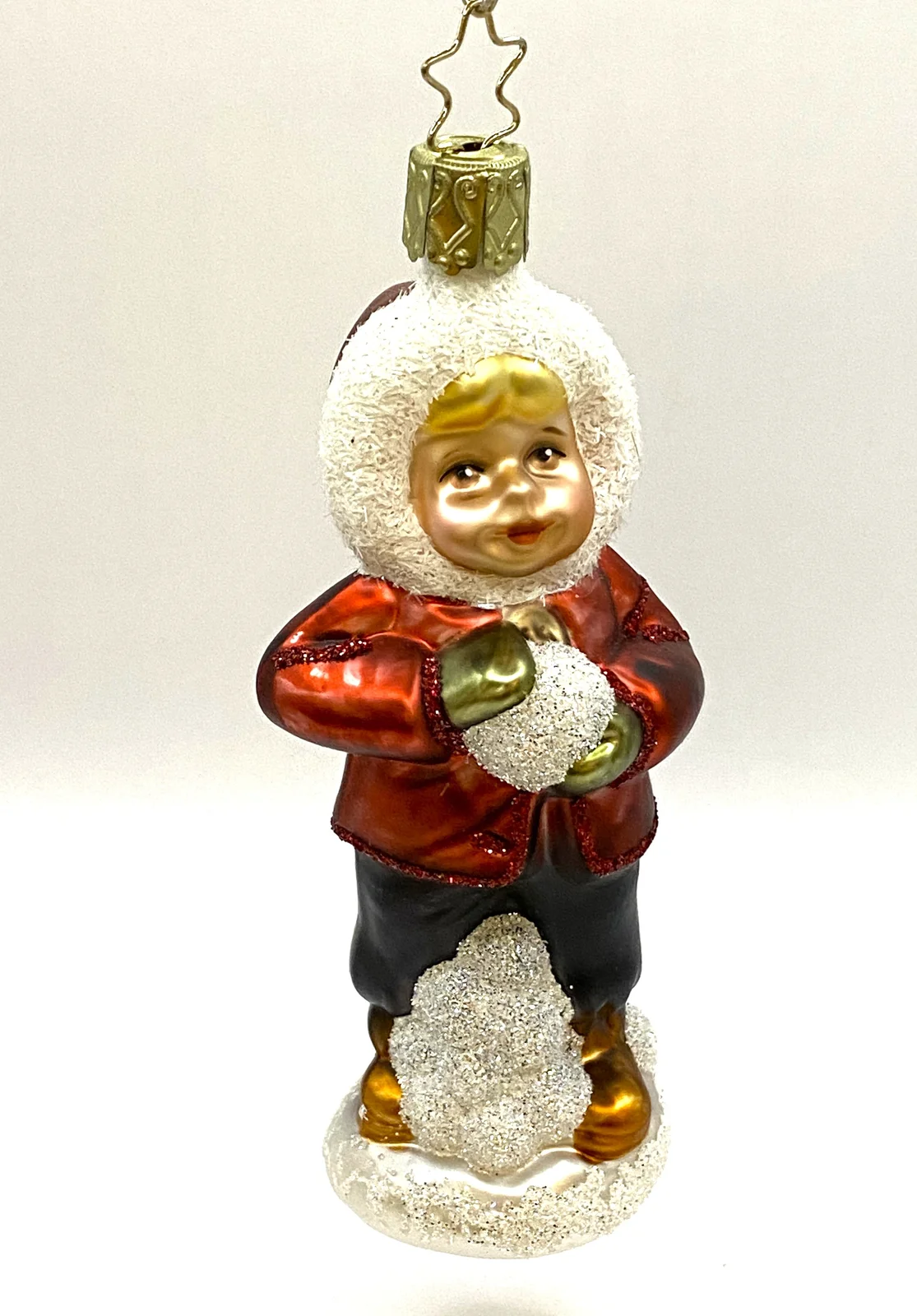 Inge-Glas Junge mit Schneeball, Winterfreude