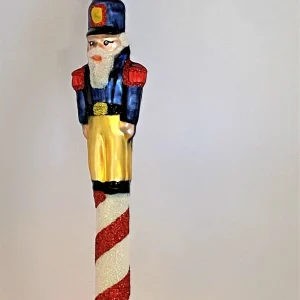 Wiktoria Candy Cane mit Nussknacker