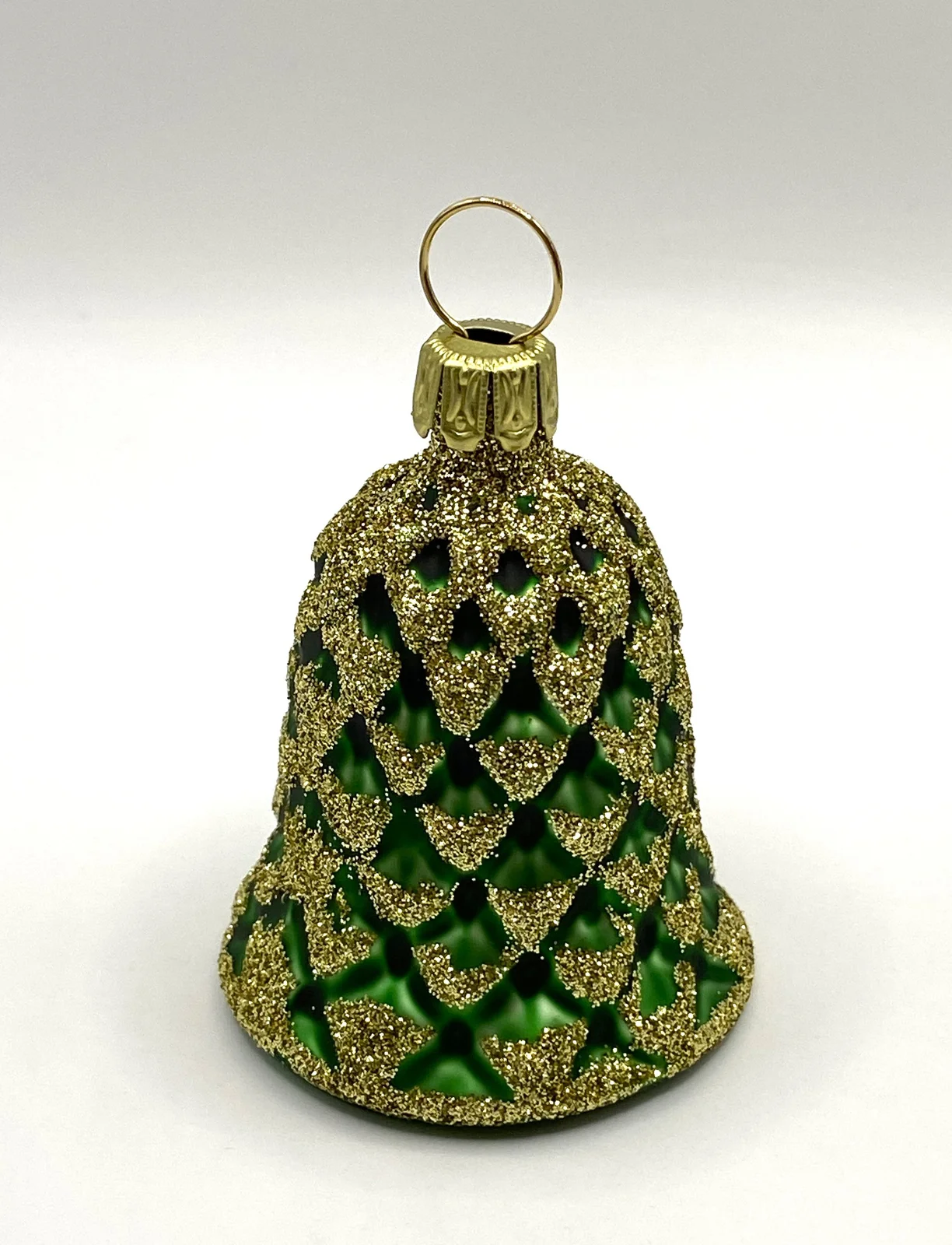 ANVA Grünes Weihnachts-Glöckchen mit Zapfenmuster und Gold-Glimmer