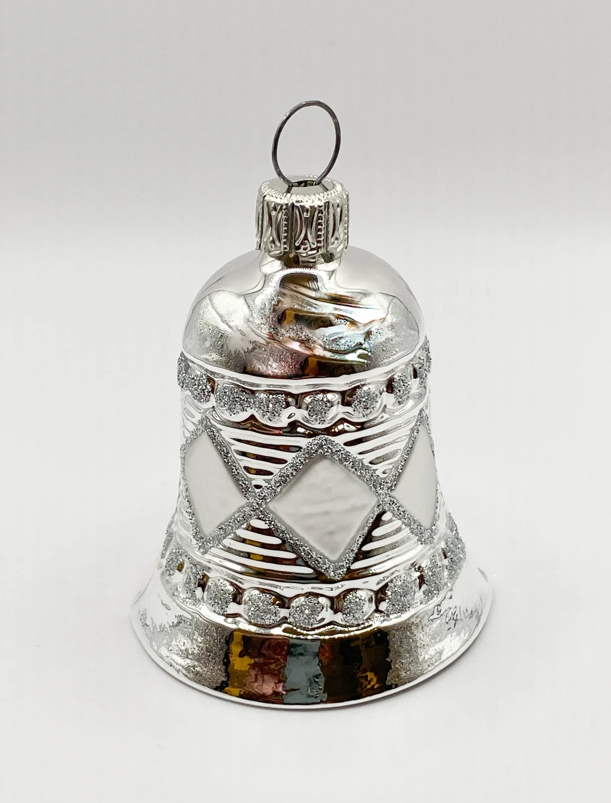 Thüringer Weihnachts-Glöckchen silber mit Rautenmuster