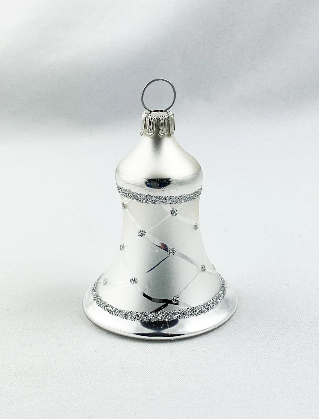 ANVA Weihnachts-Glöckchen silber mit Rautenmuster