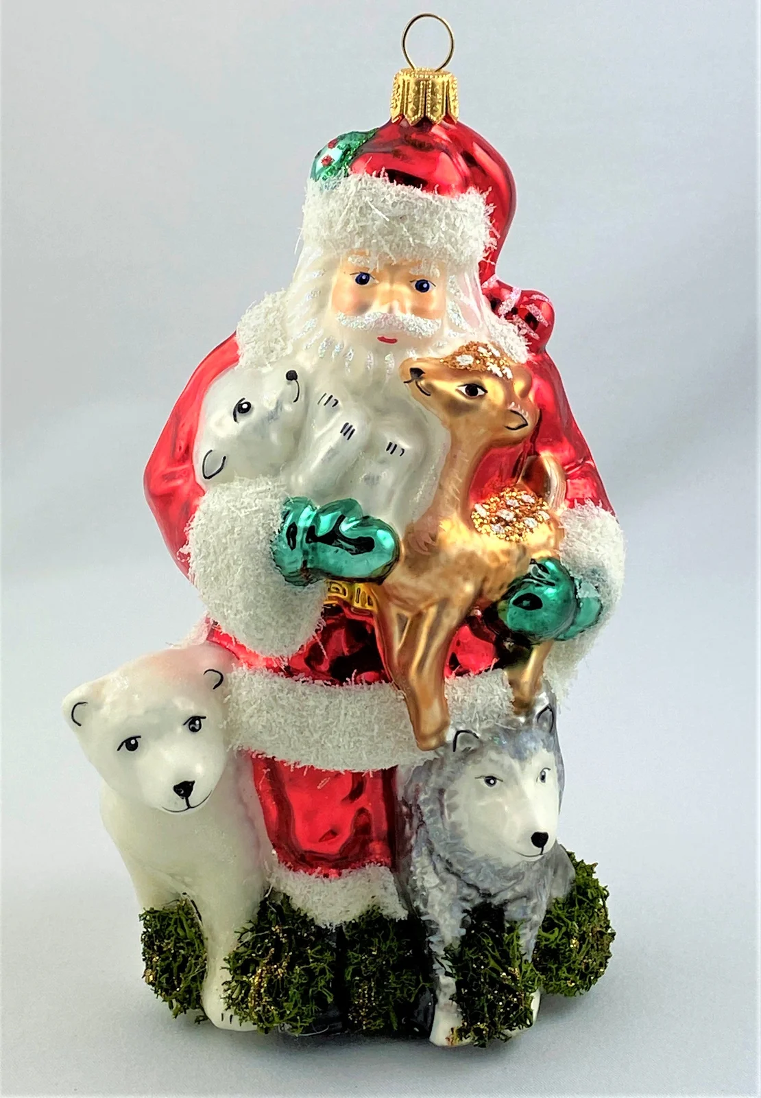 Glassware Weihnachtsmann ist bei den Tieren im Hohen Norden zu Besuch
