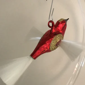 Dummy Fliegendes rotes Weihnachtsvögelchen