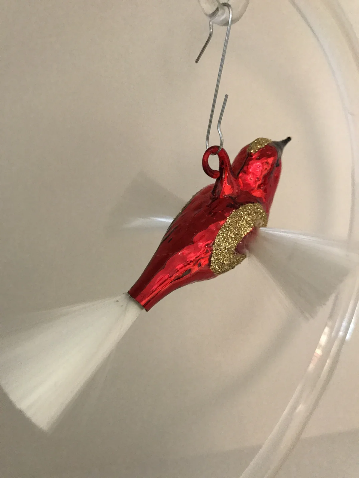 Dummy Fliegendes rotes Weihnachtsvögelchen