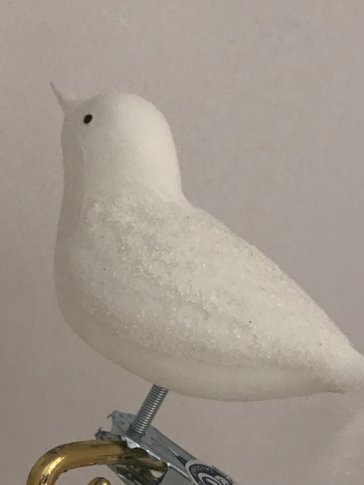 Dummy Weisser Vogel mit Glassand-Flügeln