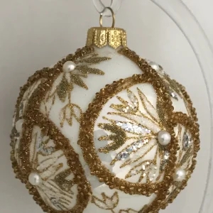 Dummy Kugel weiss mit üppigem Gold-Dekor