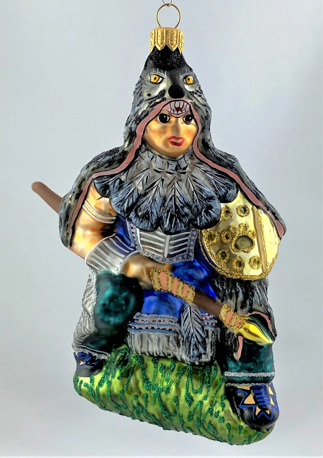 Wiktoria First Nation Krieger im Wolfspelz mit Schild und Speer