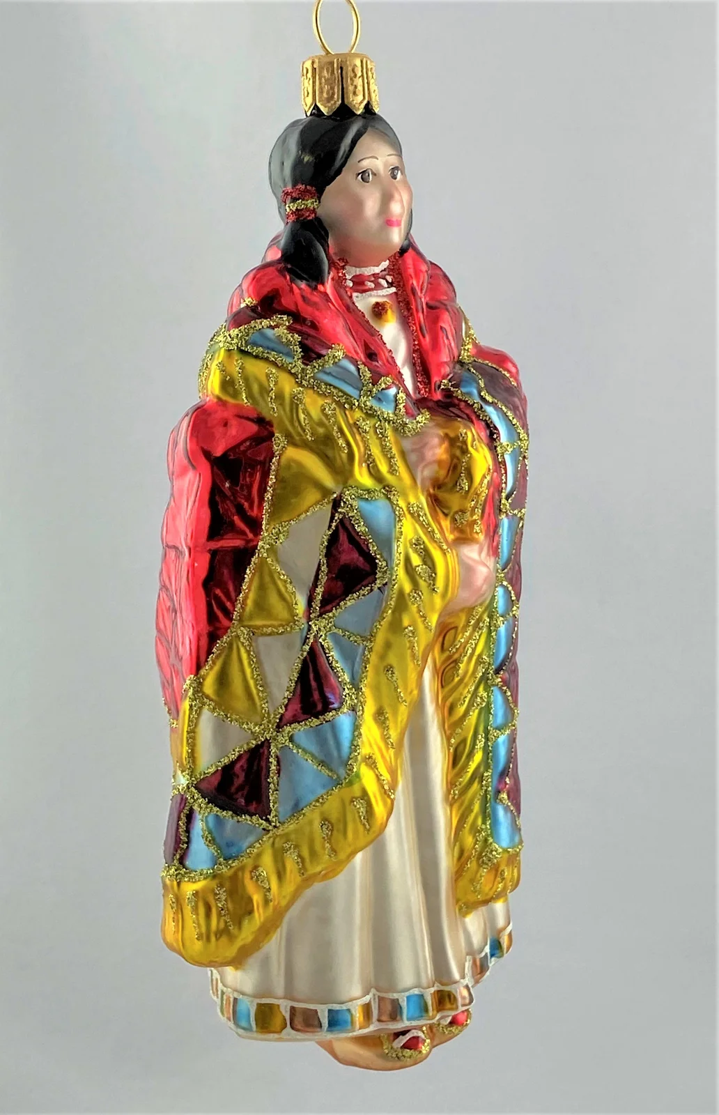 Glassware First Nation Frau in traditionellem Gewand