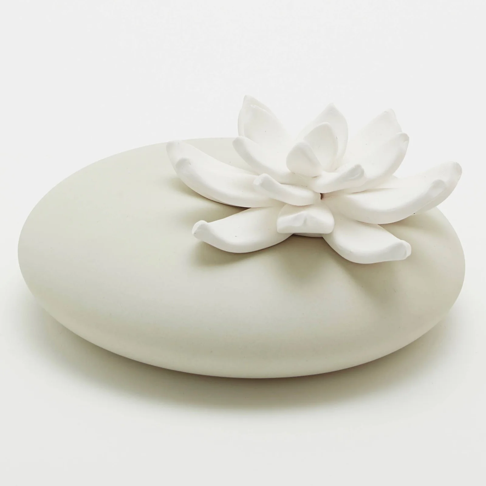 Anoq LILI Duftdiffusor aus Keramik mit Porzellanblume