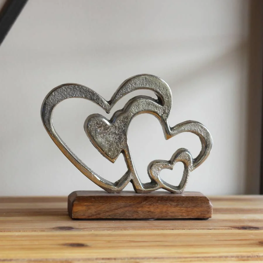 Gainsborough Giftware x Portland Living Dekofigur mit mehreren Herzen auf Block, 16 cm