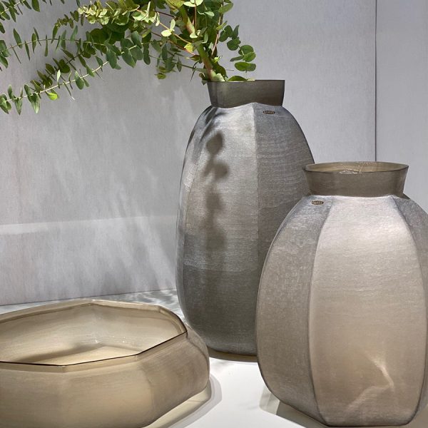Guaxs, Vase KARAKOL, smokegrey