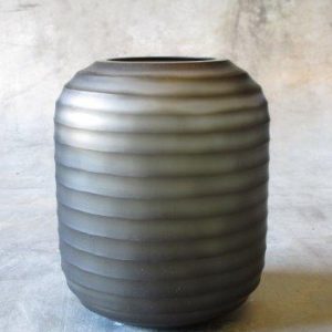 Hohe Vase aus Glas, handgeschliffen, dunkelbraun